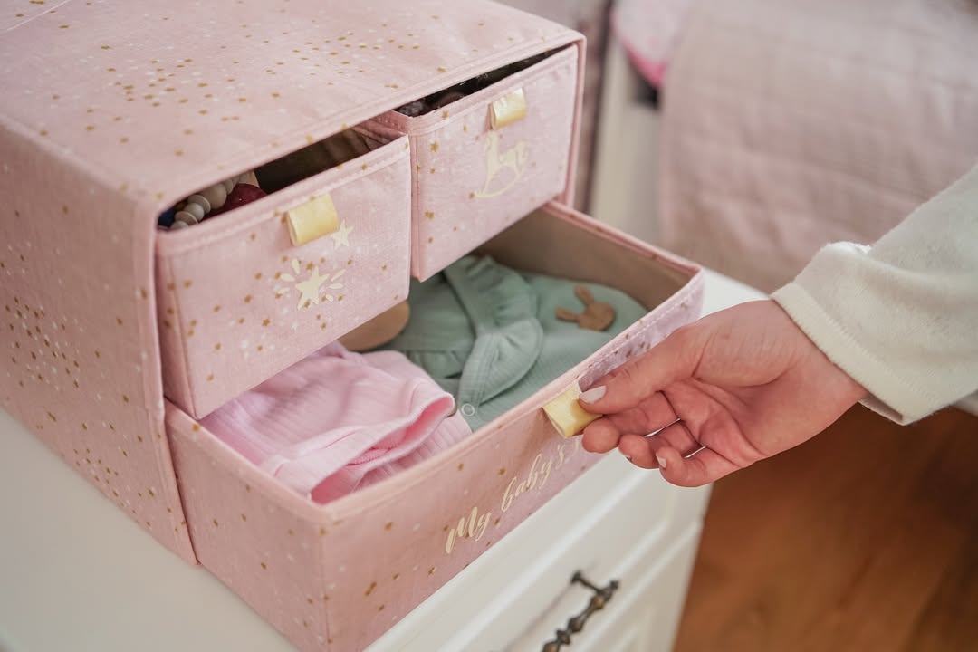 Baby 3 Pregrade Tkanina Organizator za Fioke – Roze