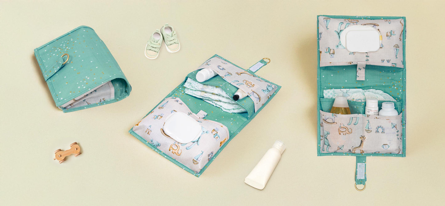 Prenosiva plava torba za pelene – praktični bebi organizer