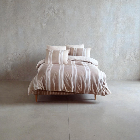 Muslin posteljina za bračni ležaj – Braon (4 jastučnice,čaršav na lastiš)